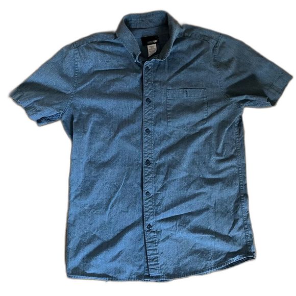 Other - Amplify Blue Short Sleeve Button Down Shirt